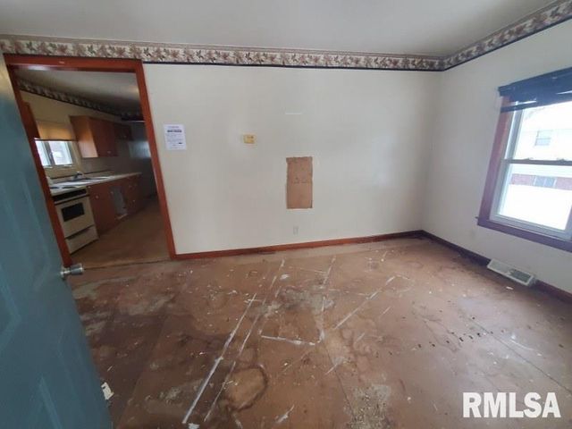 1385 CLARK Street, Galesburg, IL 61401