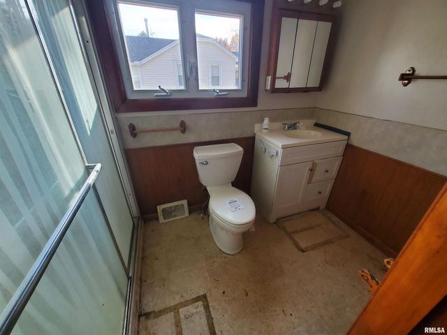 1385 CLARK Street, Galesburg, IL 61401