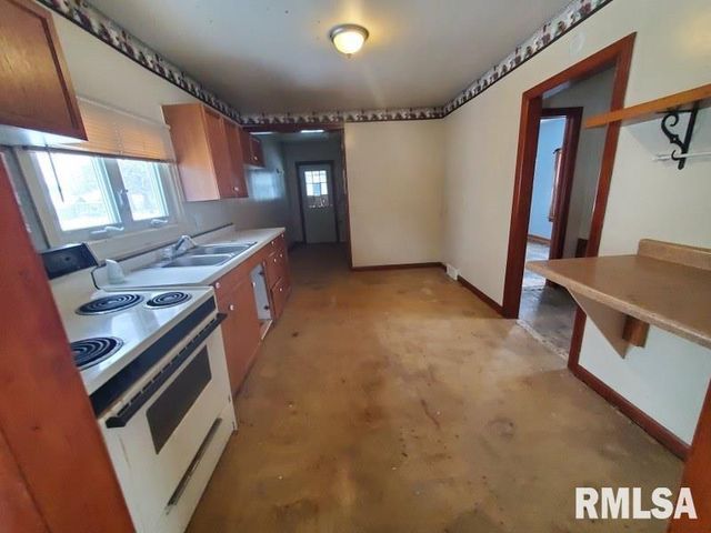 1385 CLARK Street, Galesburg, IL 61401