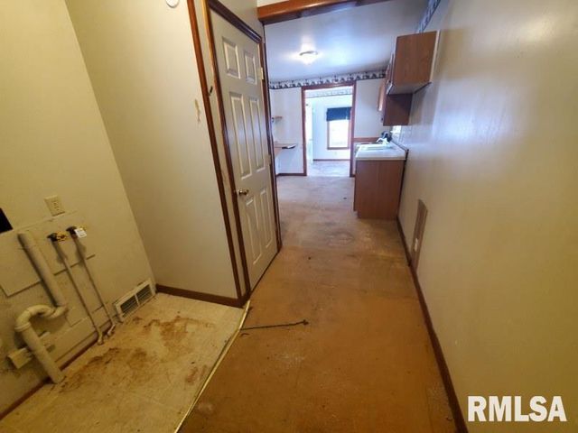 1385 CLARK Street, Galesburg, IL 61401