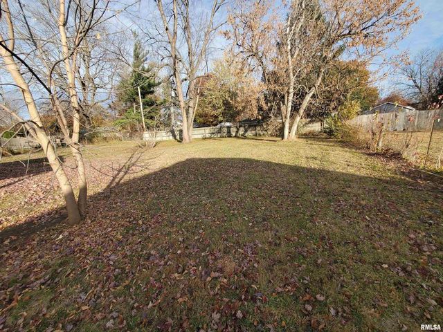 1385 CLARK Street, Galesburg, IL 61401