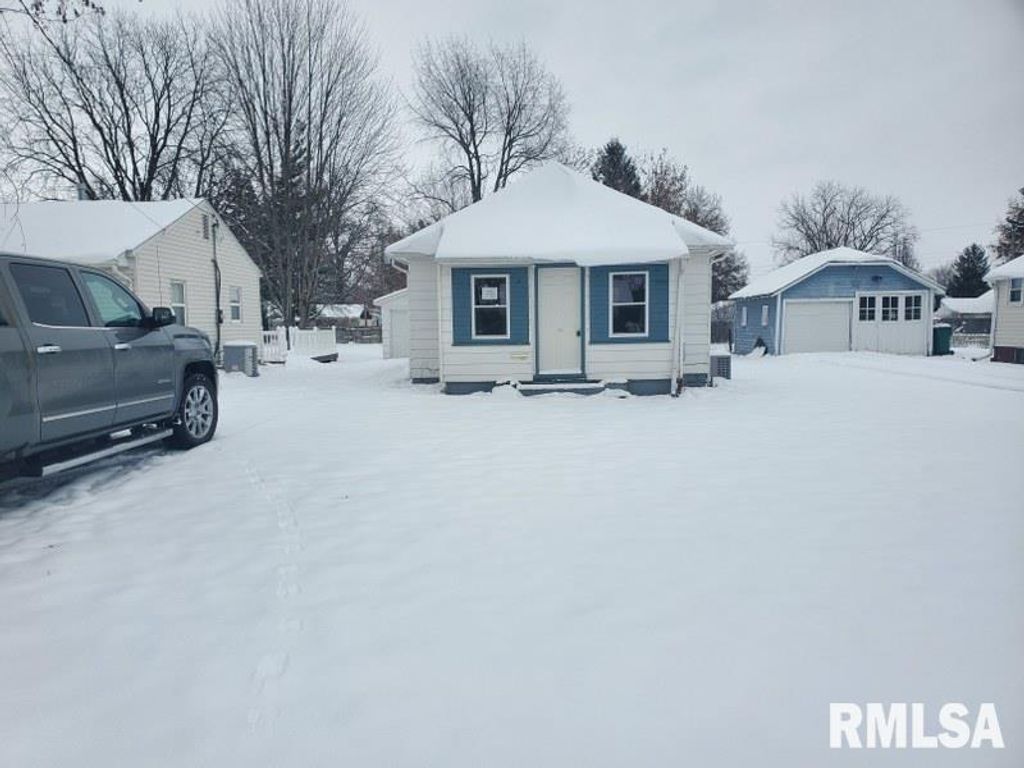 1385 CLARK Street, Galesburg, IL 61401