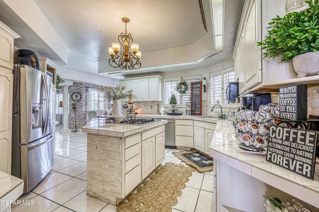 2033 Paseo Del Prado Drive, El Paso, TX 79936