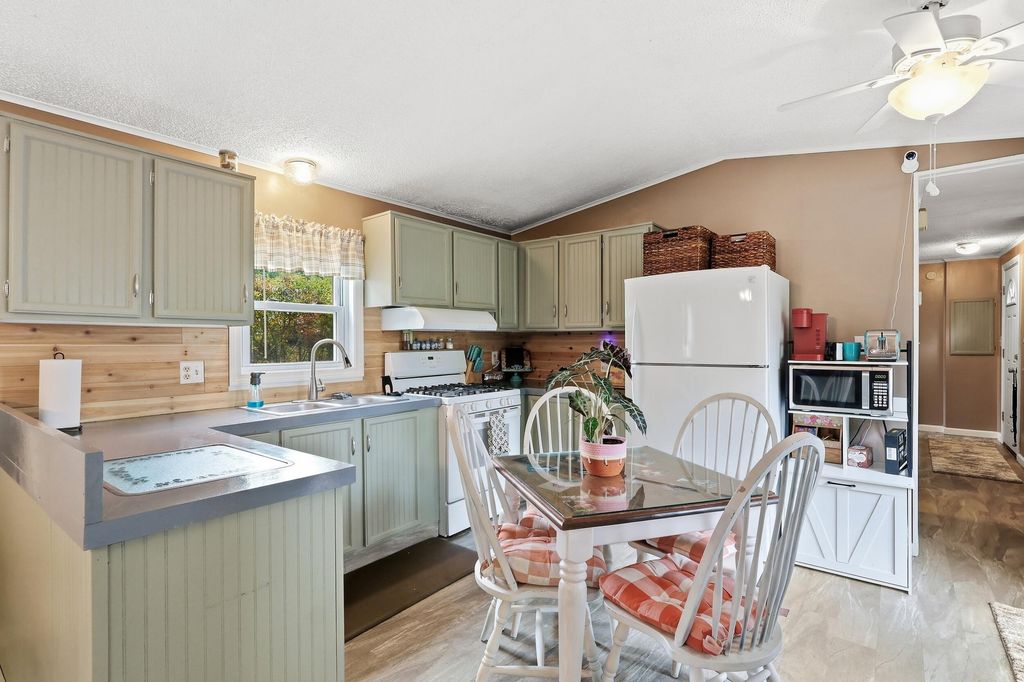 2 Kathy Avenue, Arundel, ME 04046 — photo 2