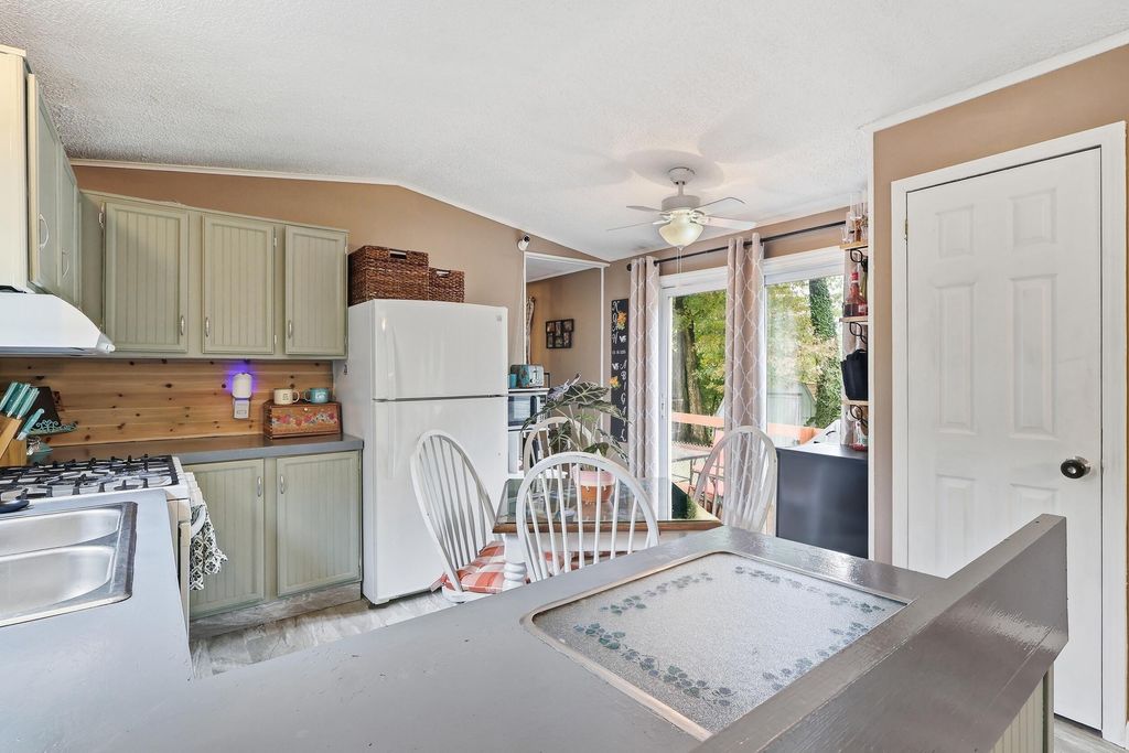 2 Kathy Avenue, Arundel, ME 04046 — photo 3