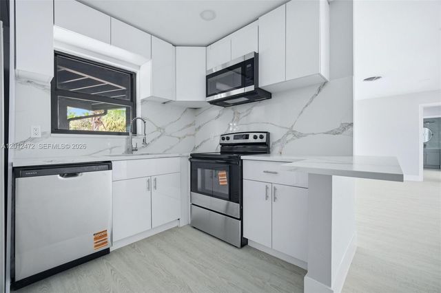 1930 NW 33rd St, Oakland Park, FL 33309