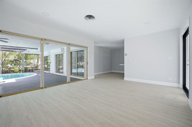 1930 NW 33rd St, Oakland Park, FL 33309