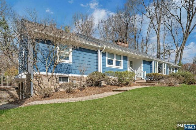 379 W Shore Drive, Wyckoff, NJ 07481