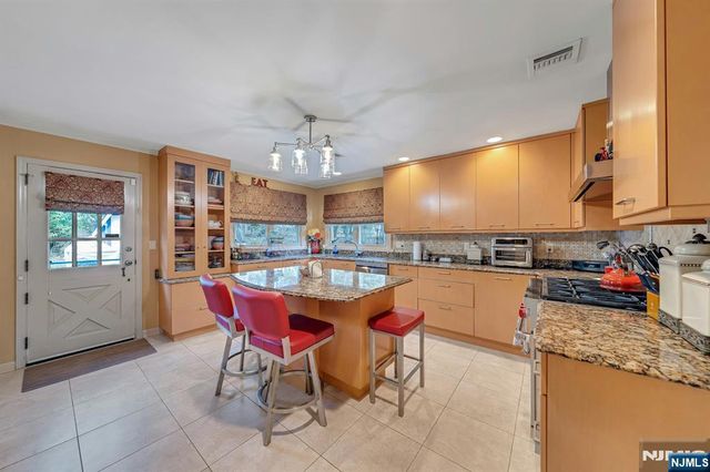 379 W Shore Drive, Wyckoff, NJ 07481