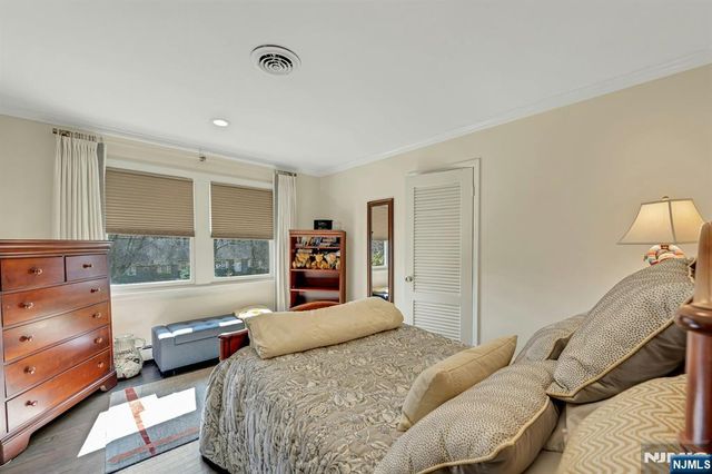 379 W Shore Drive, Wyckoff, NJ 07481