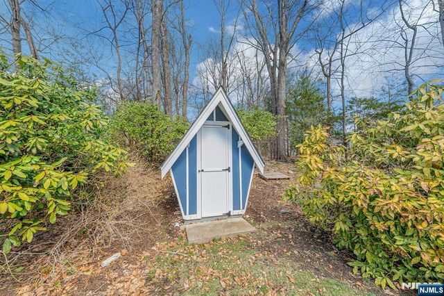 379 W Shore Drive, Wyckoff, NJ 07481
