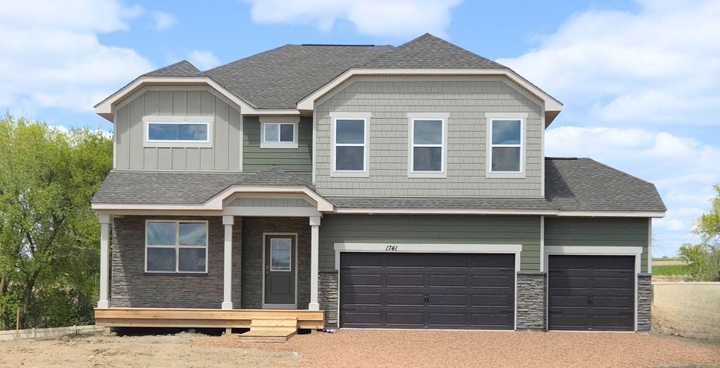 1741 Oak Creek Pass, Chaska, MN 55318