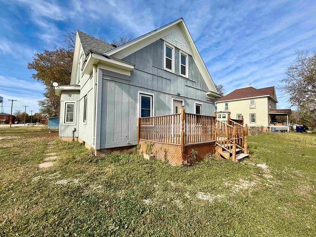 520 Adams St, Gypsum, KS 67448