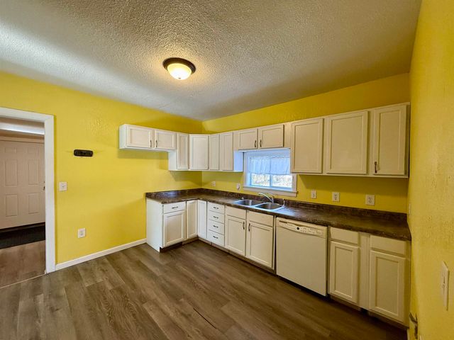 520 Adams St, Gypsum, KS 67448