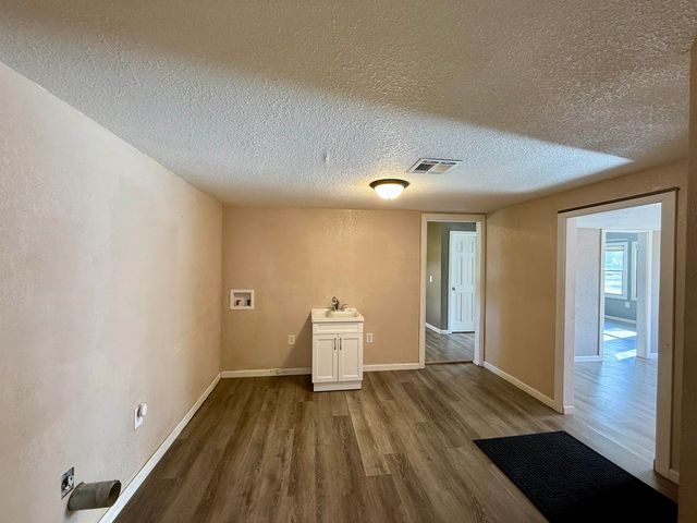 520 Adams St, Gypsum, KS 67448