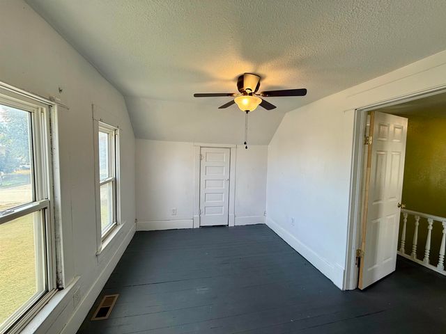 520 Adams St, Gypsum, KS 67448