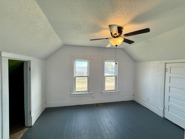 520 Adams St, Gypsum, KS 67448