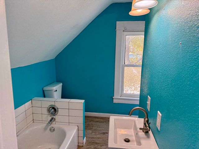 520 Adams St, Gypsum, KS 67448