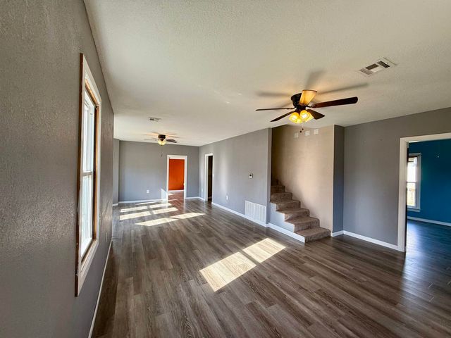 520 Adams St, Gypsum, KS 67448