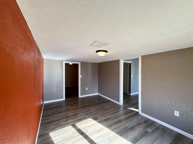 520 Adams St, Gypsum, KS 67448