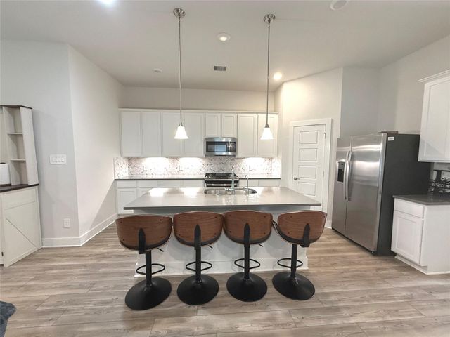 10325 S Goshawk Trl Trail, Conroe, TX 77385