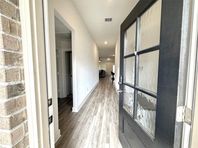 10325 S Goshawk Trl Trail, Conroe, TX 77385