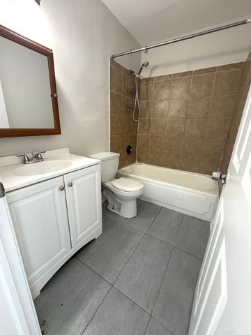 2000 Bayside Drive 110, Palatine, IL 60074