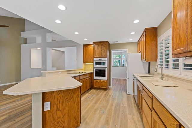 8522 Kenneth Ridge Ct, Fair Oaks, CA 95628