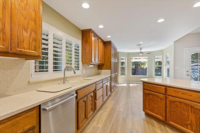 8522 Kenneth Ridge Ct, Fair Oaks, CA 95628