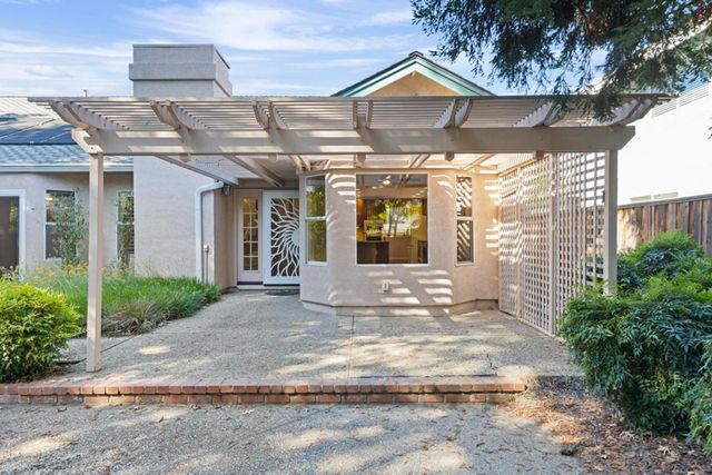 8522 Kenneth Ridge Ct, Fair Oaks, CA 95628