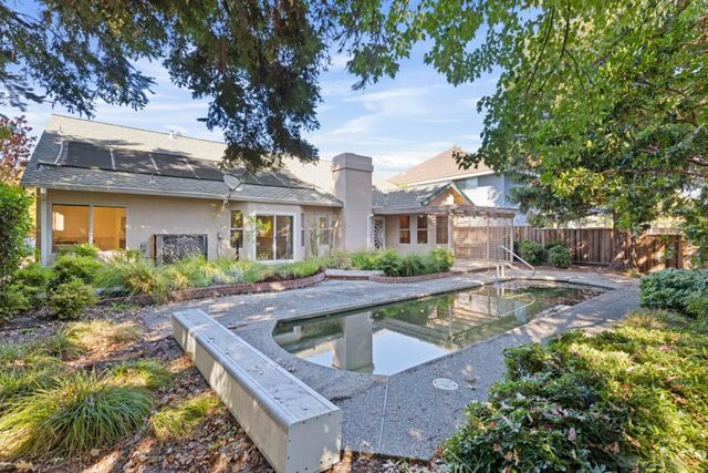 8522 Kenneth Ridge Ct, Fair Oaks, CA 95628