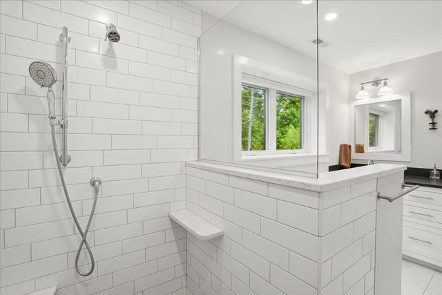 11 Wheeler Farm Road, Bedford, NH 03110