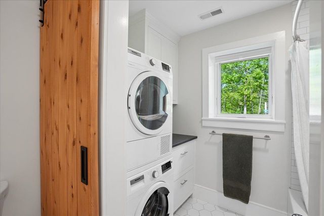 11 Wheeler Farm Road, Bedford, NH 03110