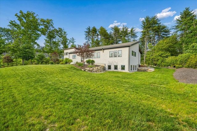 11 Wheeler Farm Road, Bedford, NH 03110