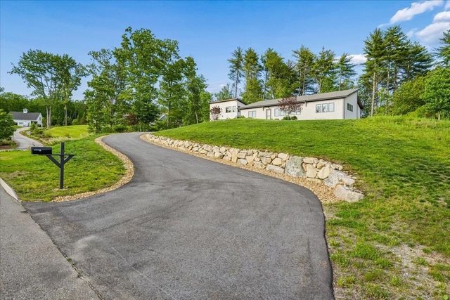 11 Wheeler Farm Road, Bedford, NH 03110