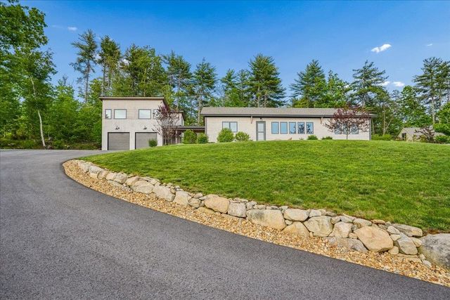 11 Wheeler Farm Road, Bedford, NH 03110
