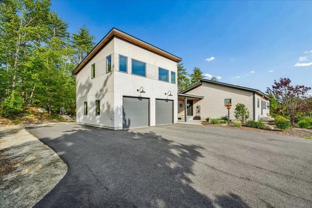11 Wheeler Farm Road, Bedford, NH 03110