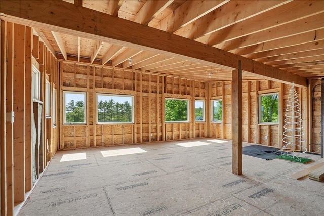 11 Wheeler Farm Road, Bedford, NH 03110