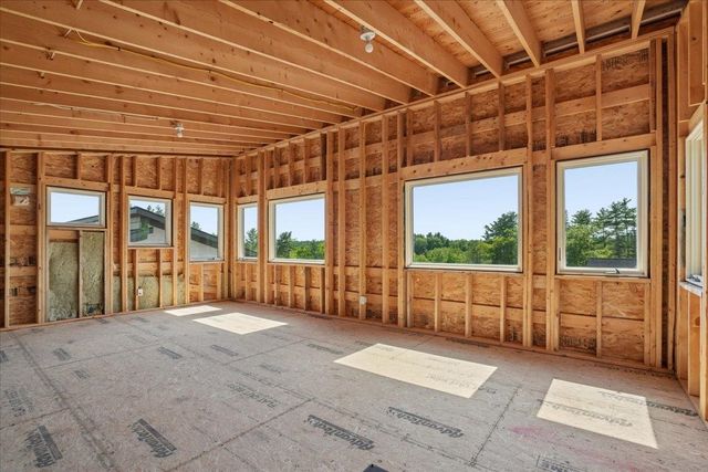 11 Wheeler Farm Road, Bedford, NH 03110