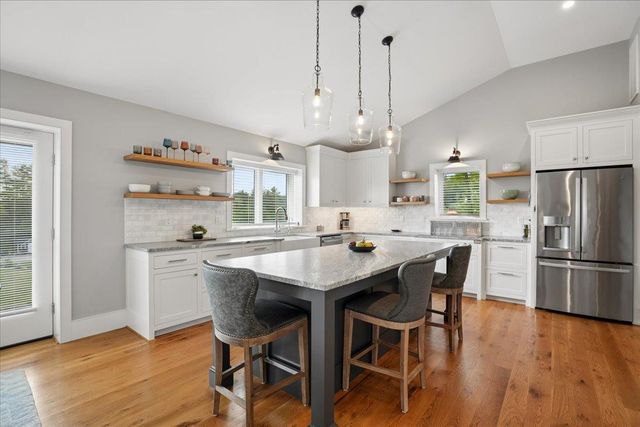 11 Wheeler Farm Road, Bedford, NH 03110