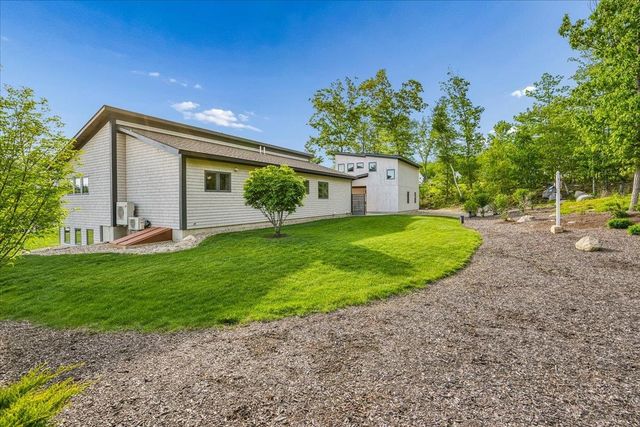 11 Wheeler Farm Road, Bedford, NH 03110