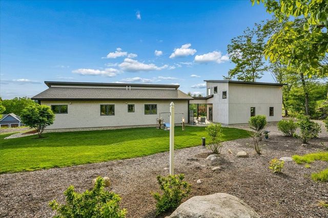 11 Wheeler Farm Road, Bedford, NH 03110
