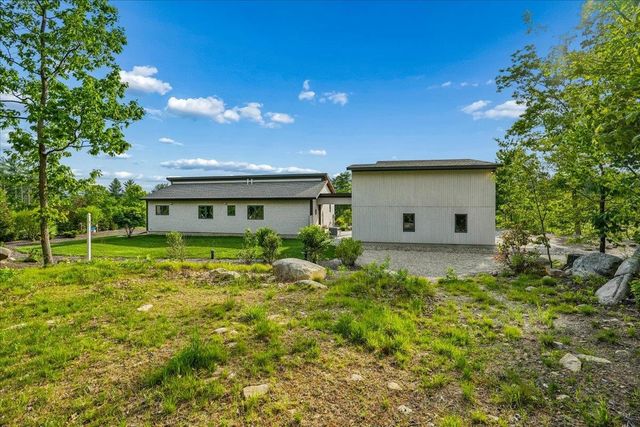 11 Wheeler Farm Road, Bedford, NH 03110