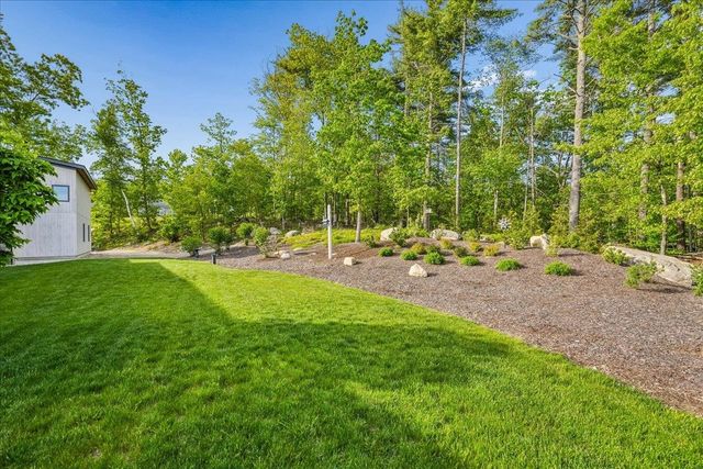 11 Wheeler Farm Road, Bedford, NH 03110