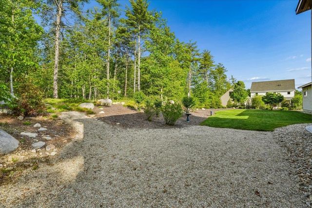 11 Wheeler Farm Road, Bedford, NH 03110