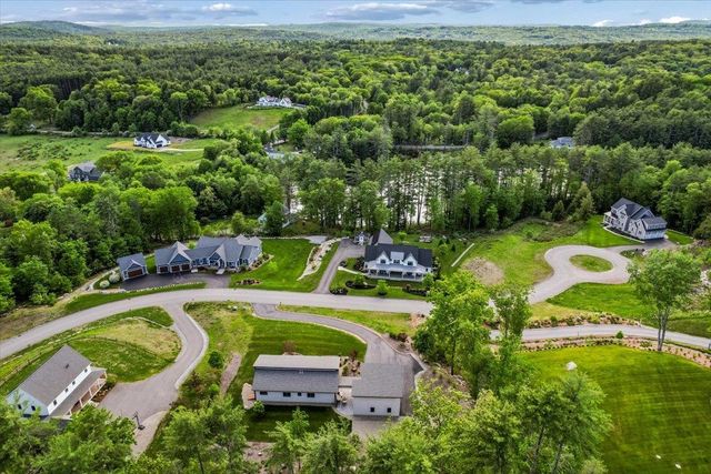 11 Wheeler Farm Road, Bedford, NH 03110