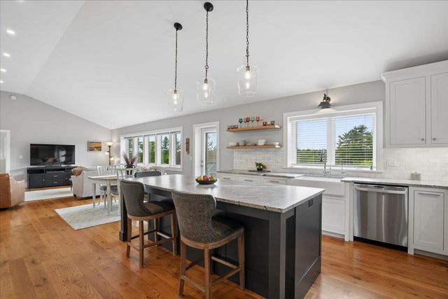 11 Wheeler Farm Road, Bedford, NH 03110