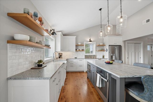 11 Wheeler Farm Road, Bedford, NH 03110