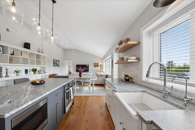 11 Wheeler Farm Road, Bedford, NH 03110