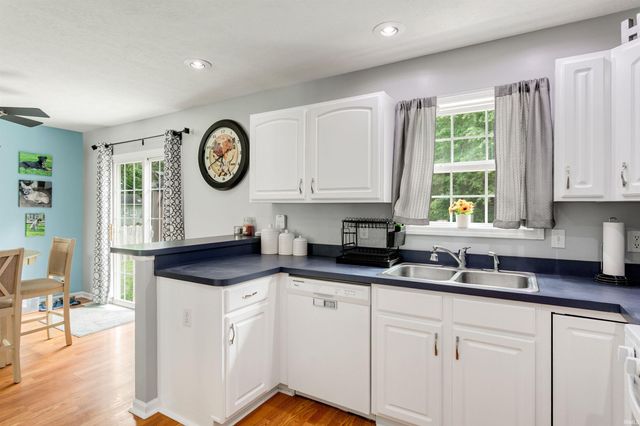 1507 Kingsman Way, Osceola, IN 46561